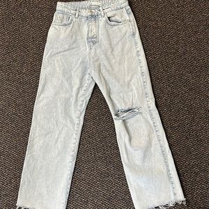 Zara High-Rise Light Wash Jeans. Size 4. Good condition